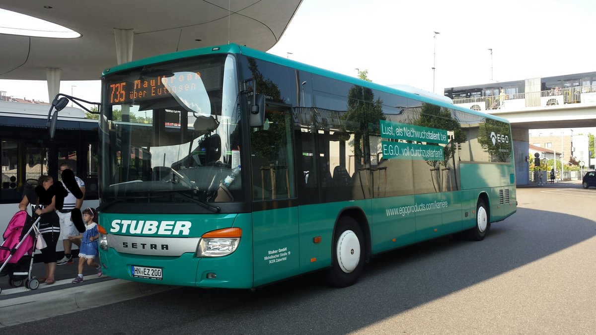 Hier ist der HN EZ 200 von Stuber Reisen auf der Buslinie 735 nach Maulbronn über Eutingen unterwegs. Gesichtet am 29.06.2018 am Bahnhof Pforzheim.