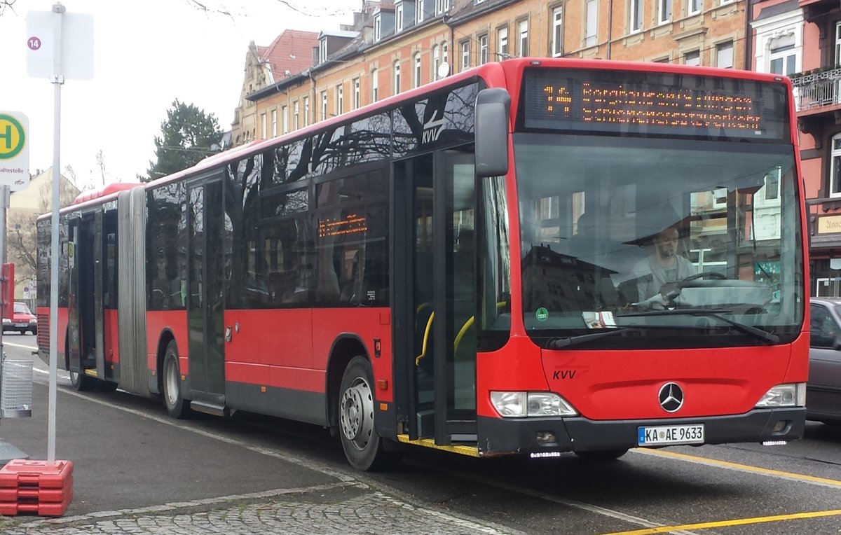 Hier ist der KA AE 9633 von Werner Reisen (ex Vorführwagen) auf der SEV Linie 14 nach Grötzingen Bahnhof unterwegs. Gesichtet am 12.02.2018 an der Tullastraße in Karlsruhe.