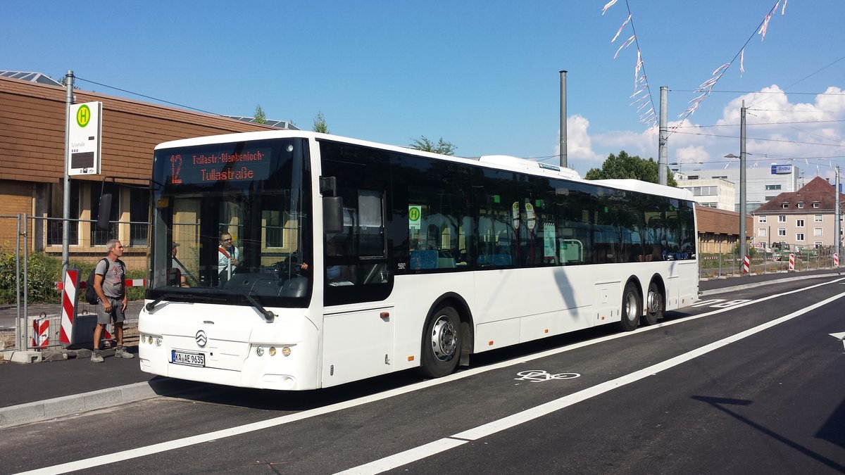Hier ist der KA AE 9635 von Werner Reisen auf der SEV Linie 12 nach Blankenloch unterwegs. Gesichtet an der Tullastrasse in Karlsruhe am 27.07.2018.