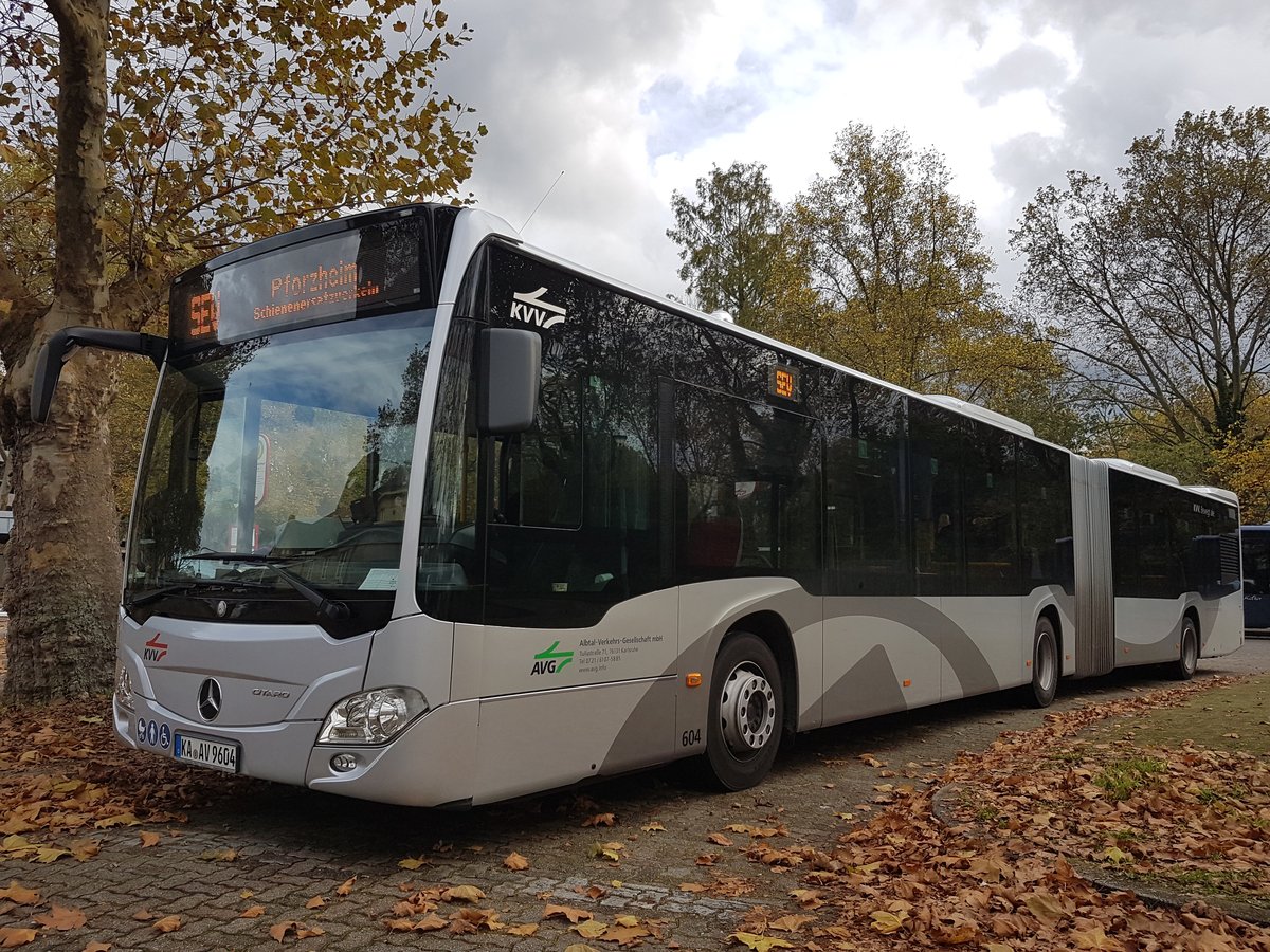 Hier ist der KA AV 9604 von der AVG auf der SEV Linie S5 nach Pforzheim im Einsatz. Gesichtet am 02.11.2019 am Bahnhof in Karlsruhe Durlach.