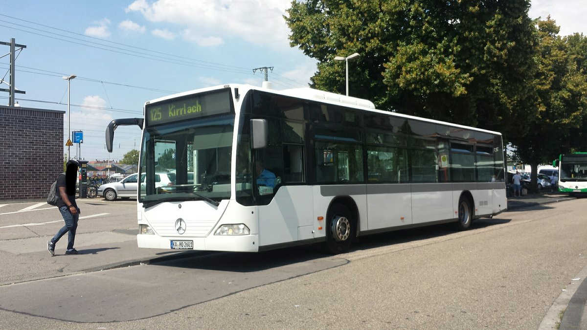 Hier ist der KA HO 2601 von Hassis Reisen auf der Buslinie 125 nach Kirrlach unterwegs. Gesichtet am 25.07.2018 am Bahnhof in Bruchsal.