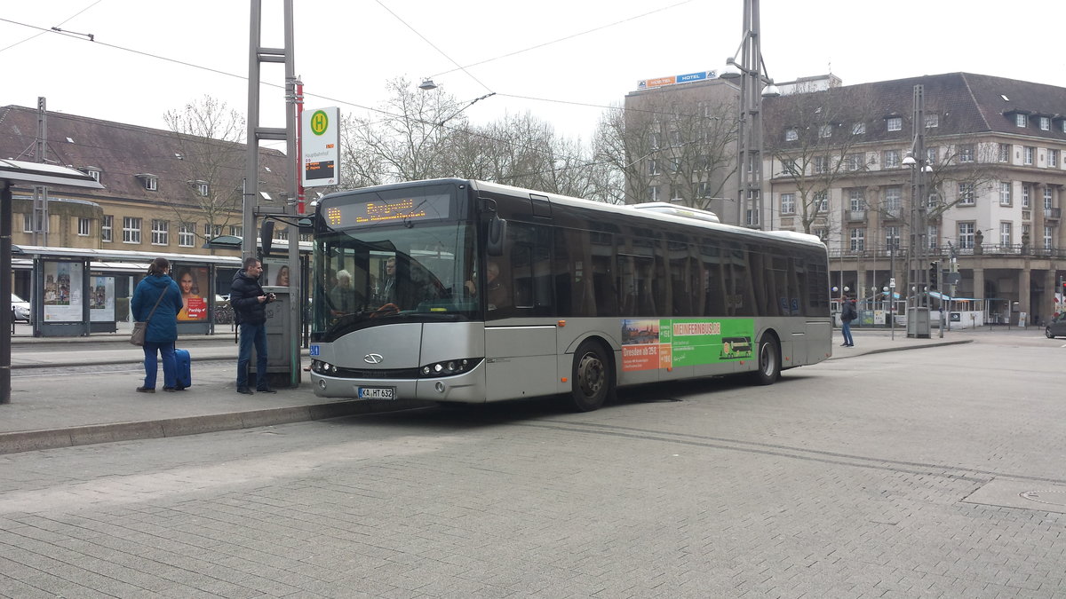 Hier ist der KA HT 632 der Hagro Transbus auf der Buslinie 44 zum Bergwald über Hohenwettersbach unterwegs. Gesichtet am 26.03.2018 am Hauptbahnhof in Karlsruhe.