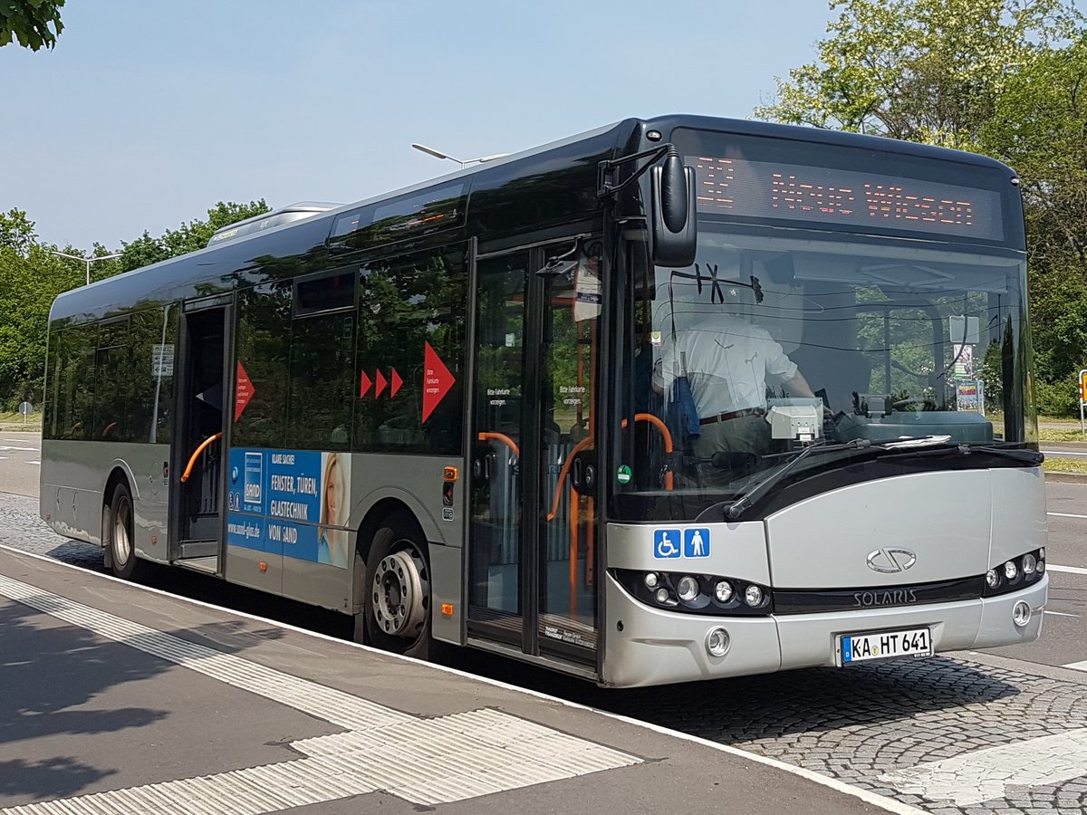 Hier ist der KA HT 641 von Hagro Tranbus Karlsruhe auf der Buslinie 32 nach Neue Wiesen im Einsatz. Abgelichtet am 18 Mai 2019 am Fächerbad in Karlsruhe.