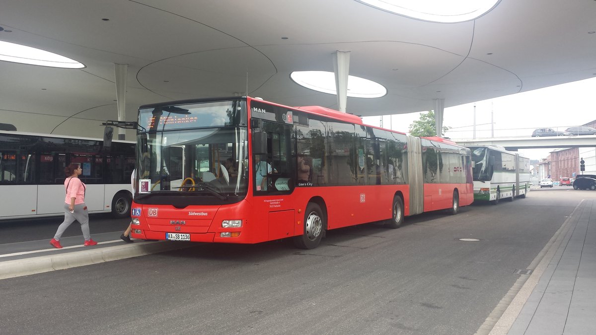 Hier ist der KA SB 1136 der Südwestbus auf der SEV Linie R5 nach Mühlacker Bahnhof. Gesichtet am 29.06.2018 am Bahnhof Pforzheim.