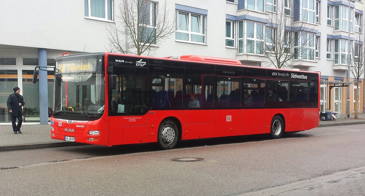 Hier der KA SB 697 der Südwestbus auf der Buslinie 101 nach Völkersbach. Gesichtet am 10.03.2018 in Ettlingen Stadt.