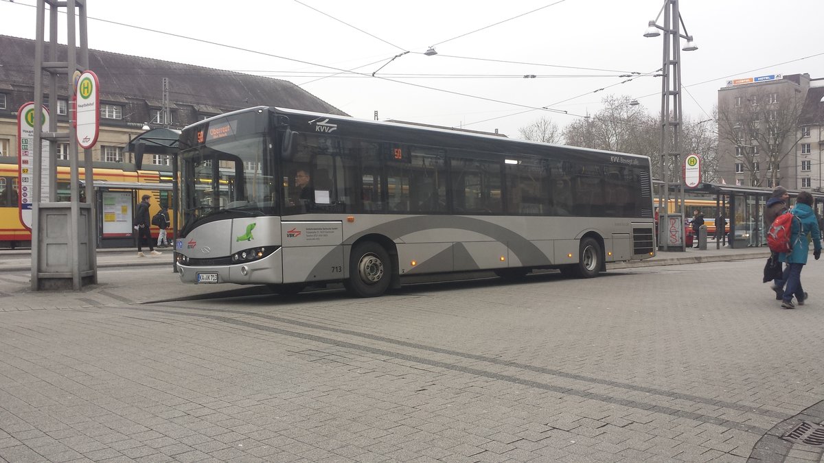 Hier der KA VK 713 der VBK auf der Buslinie 50 nach Oberreut über Bulach. Gesichtet am Hauptbahnhof Karlsruhe (09.02.2018)