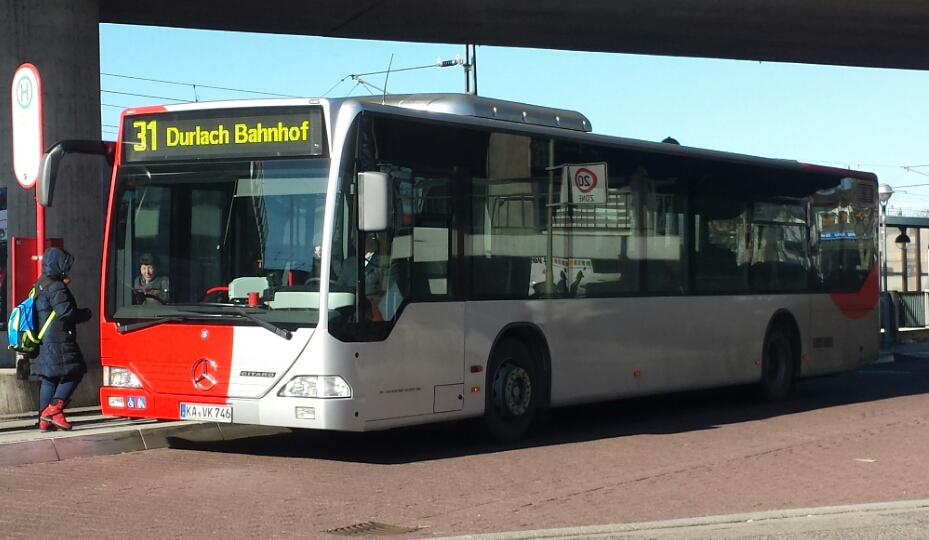 Hier der KA VK 746 der VBK am Karlsruhe Hagsfeld Bahnhof als Linie 31 zum Durlach Bahnhof.
Gesichtet am 13.02.2018 am Hagsfeld Bahnhof.