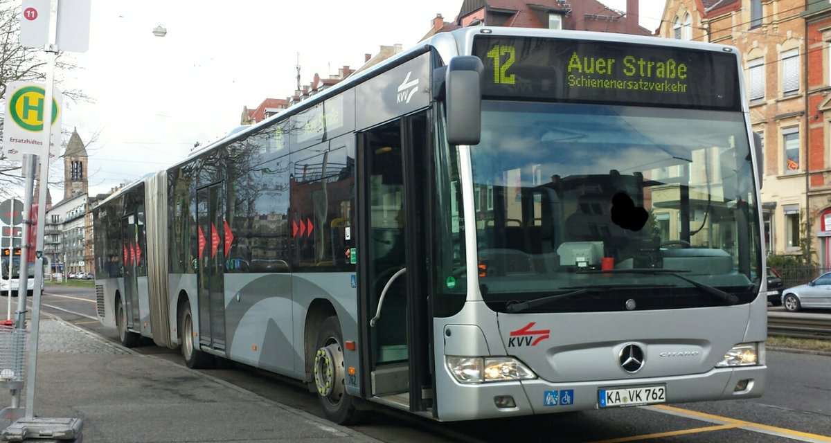 Hier der KA VK 762 der VBK als SEV Linie 12 zur Auerstraße in Karlsruhe Durlach. Hier gesichtet am 12.02.2018 an der Tullastraße in Karlsruhe.