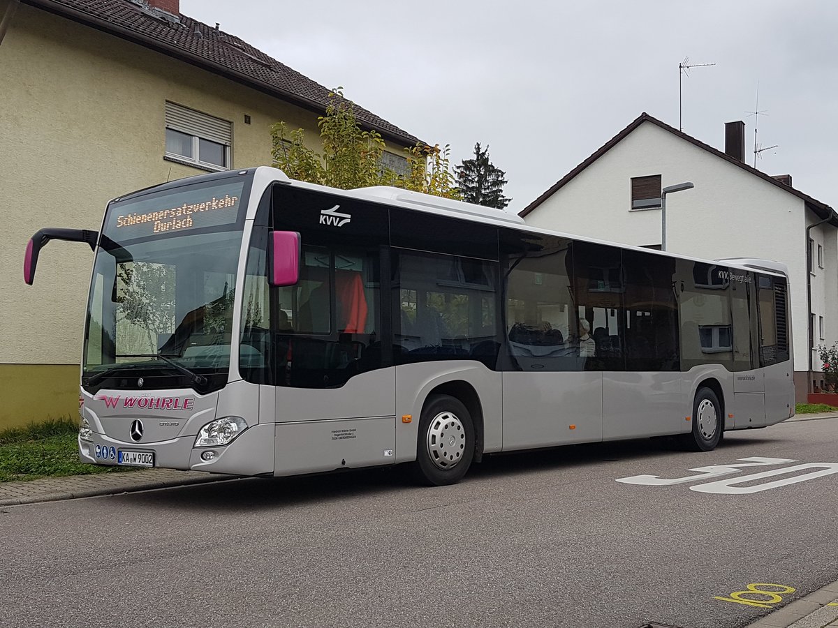 Hier ist der KA W 9002 von Wöhrle Reisen auf der SEV Linie S5 nach (Karlsruhe) Durlach im Einsatz. Gesichtet am 01.11.2019 an der SEV Haltestelle Söllingen Reetzstraße.