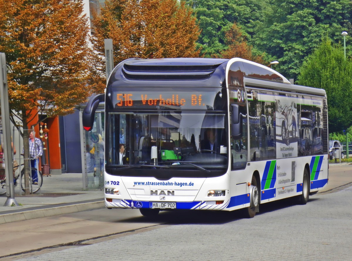 Hier einer der MAN Lions City Hybriden(HA- DF702)der Hagener Straenbahn AG.
In all seiner Pracht fhrt er als 516 in die Stadtmitte von Hagen ein.  