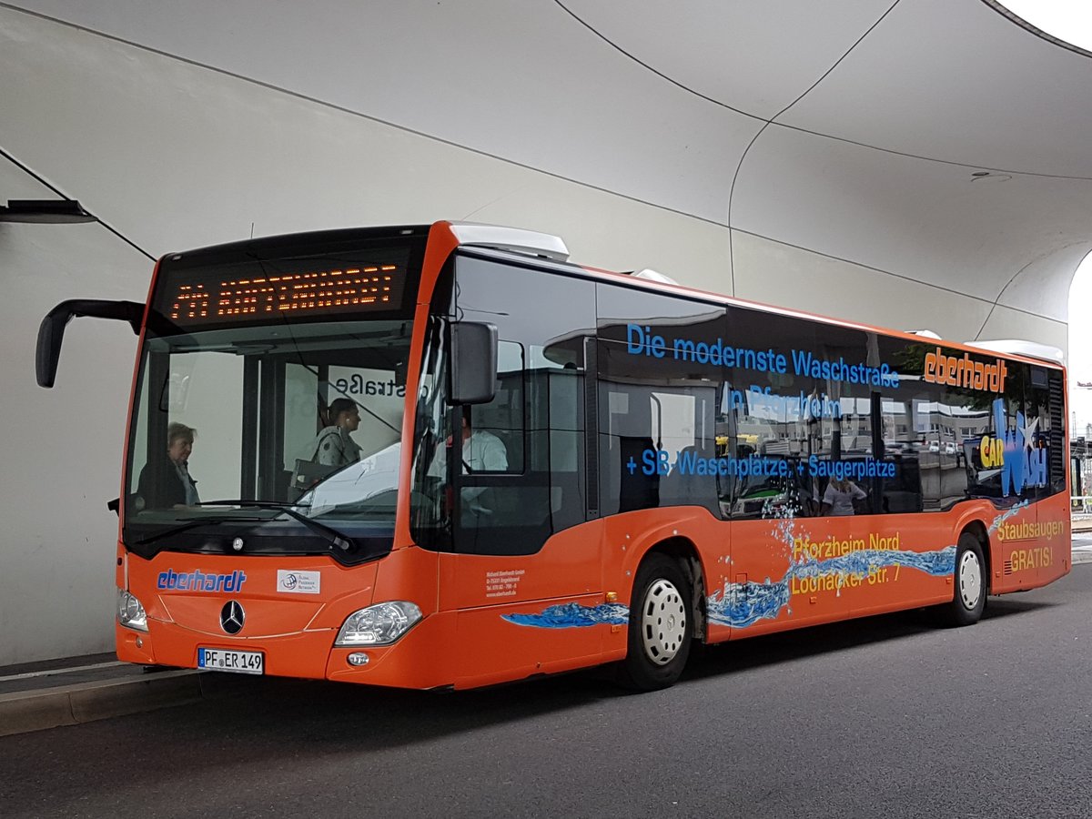 Hier ist der PF ER 149 von Eberhardt Reisen auf der Buslinie 744 nach Kapfenhardt im Einsatz. Abgelichtet am 11.06.2019 am HBF in Pforzheim.