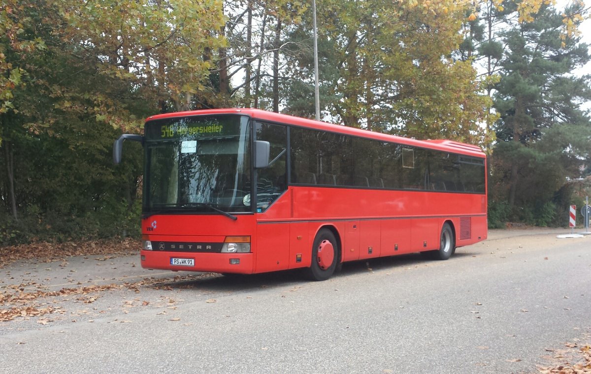 Hier ist der PS WK 91 von Klarbus auf der Schulbuslinie 546 nach Hergersweiler unterwegs. Gesichtet am 29.10.2018 am Schulzentrum in Bad Bergzabern.