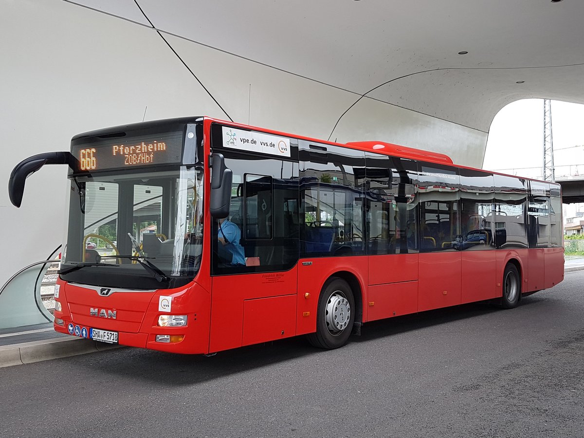 Hier ist der SHA F 5718 von der FMO auf der Buslinie 666 im Einsatz. Fotografiert am 11 Juni 2019 am Pforzheimer ZOB.