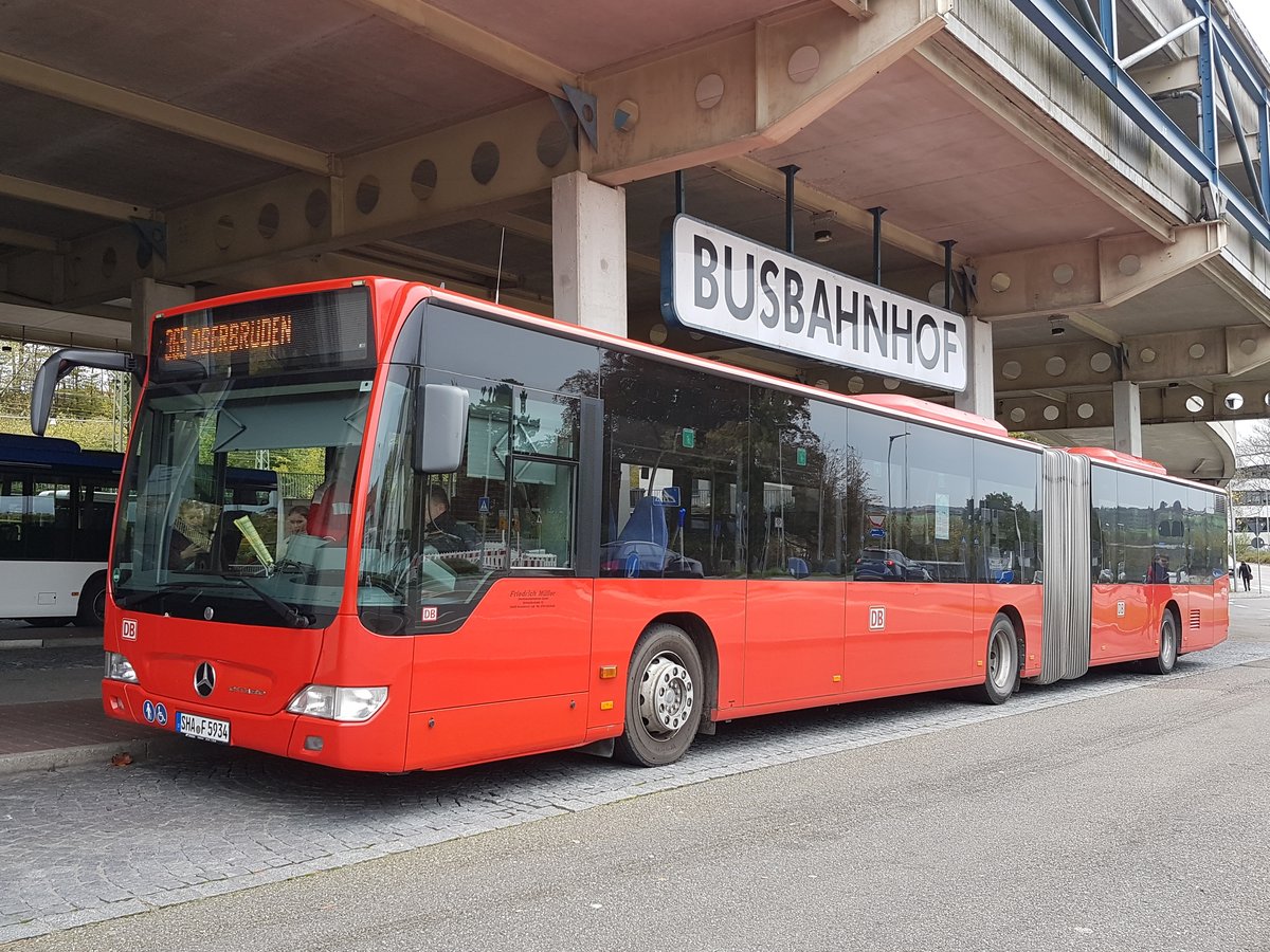 Hier ist der SHA F 5934 von der FMO (ex RVS Karlsruhe) auf der Buslinie 365 nach Oberbrüdern im Einsatz. Gesichtet am 29.09.19 am ZOB in Backnang.