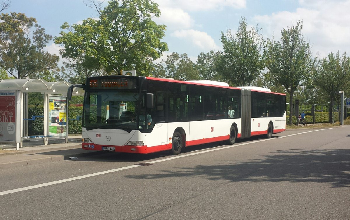 Hier ist der SHA T 5745 der FMO auf der Buslinie 826 nach Tübingen unterwegs. Gesichtet am Bahnhof Leinfelden am 18.07.2018.
