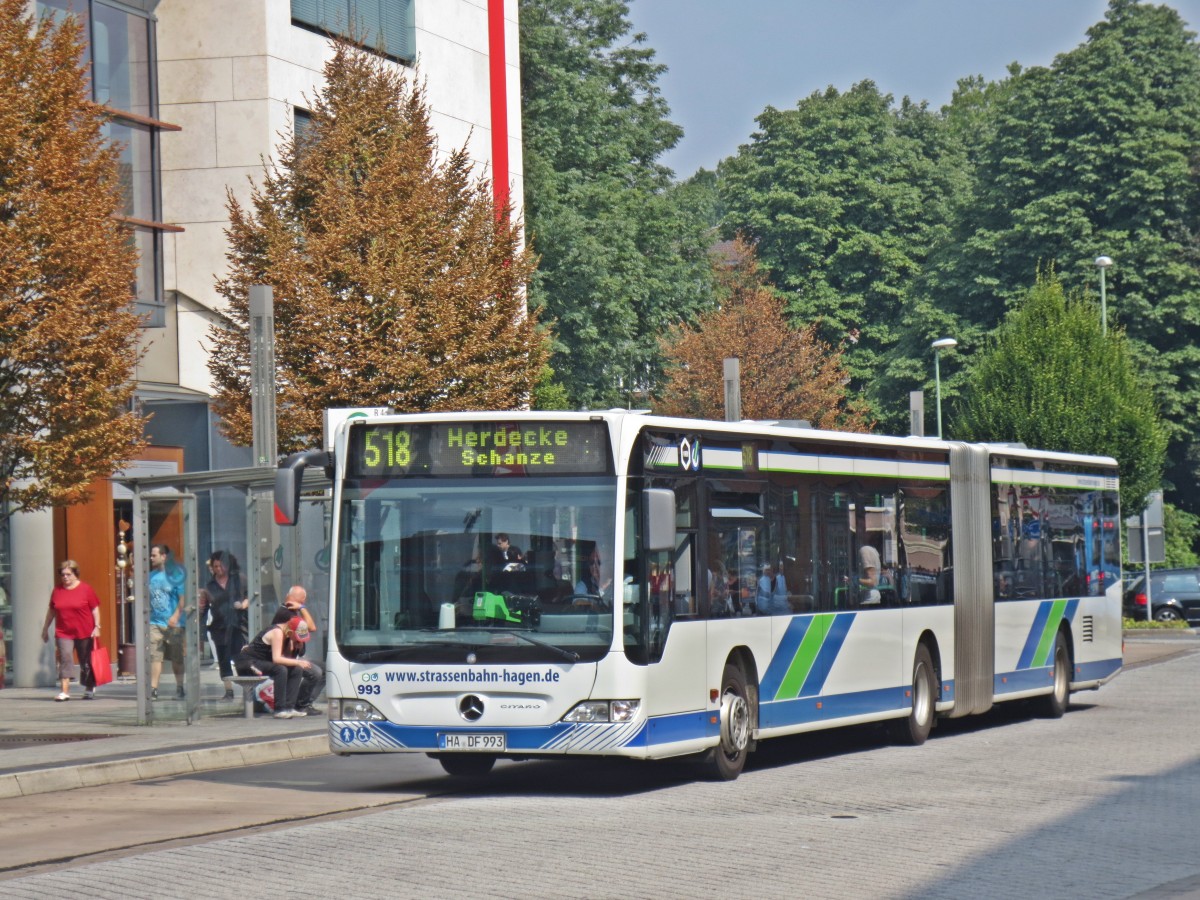 Hier sieht man ein Citaro G der Hagener Straenbahn AG auf der Linie 518 
in die Stadtmitte von Hagen einfahren. Es handelt sich um den Wagen: HA- DF993