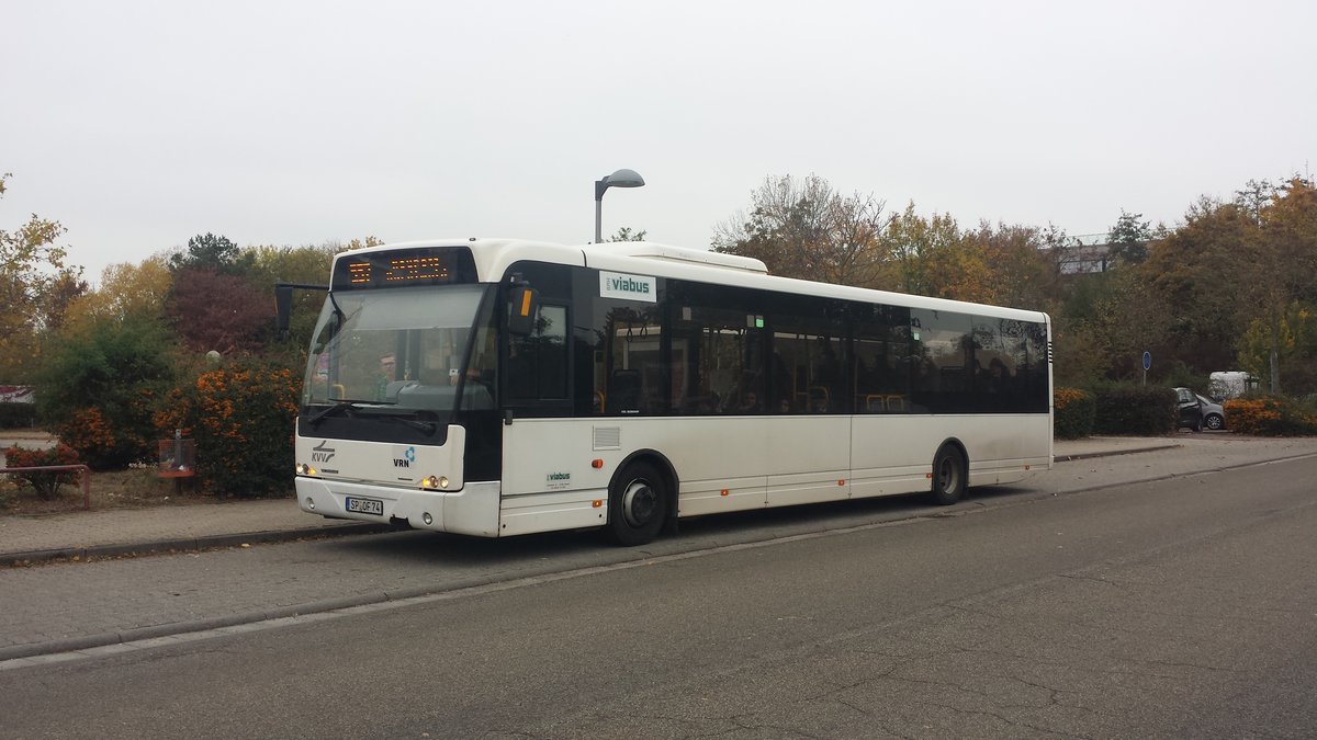 Hier ist der SP OF 74 von BRH Viabus auf der Schulbuslinie 557 nach Neupotz Hardtwald unterwegs. Gesichtet am 31.10.2018 am Schulzentrum Ost in Landau.
