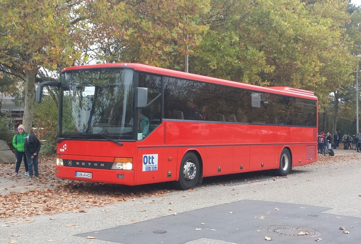 Hier ist der SÜW A 415 von Ott Bustouristik auf der Buslinie 547 nach Bad Bergzabern Bahnhof unterwegs. Gesichtet am 29.10.2018 am Schulzentrum in Bad Bergzabern.