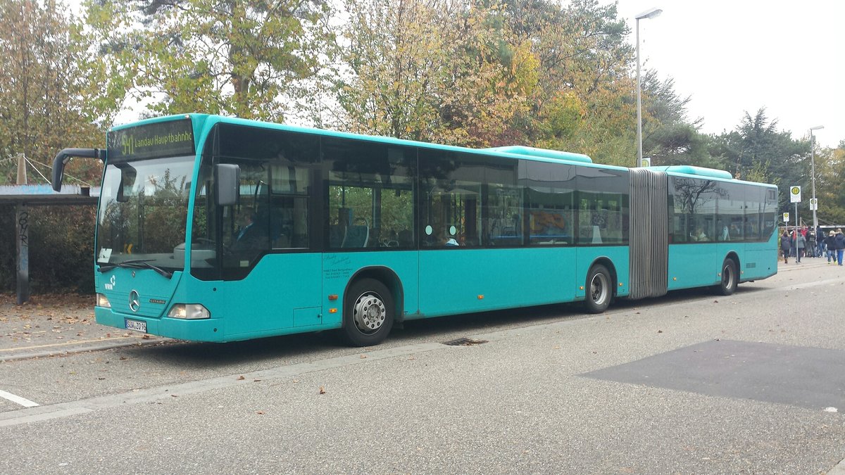 Hier ist der SÜW ZQ 96 von Striebig Deutschland auf der Buslinie 541 nach Landau Hauptbahnhof unterwegs. Gesichtet am 29.10.2018 am Schulzentrum in Bad Bergzabern.