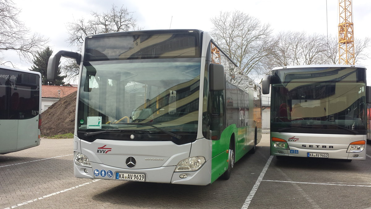 Hier wartet der KA AV 9619 der AVG auf seinen nächsten Einsatz. Gesichtet am 29.03.2018 in Ettlingen.