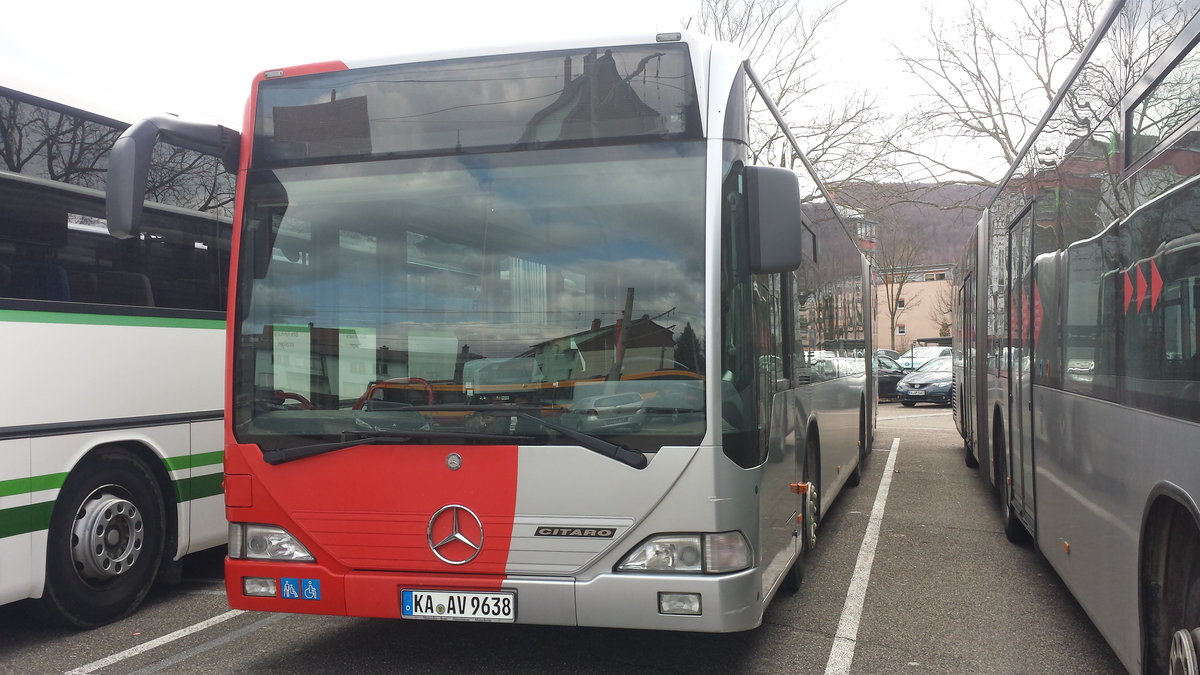 Hier wartet der KA AV 9638 der (Ex VBK) AVG auf seinen nächsten Einsatz. Gesichtet am 29.03.2018 in Ettlingen.