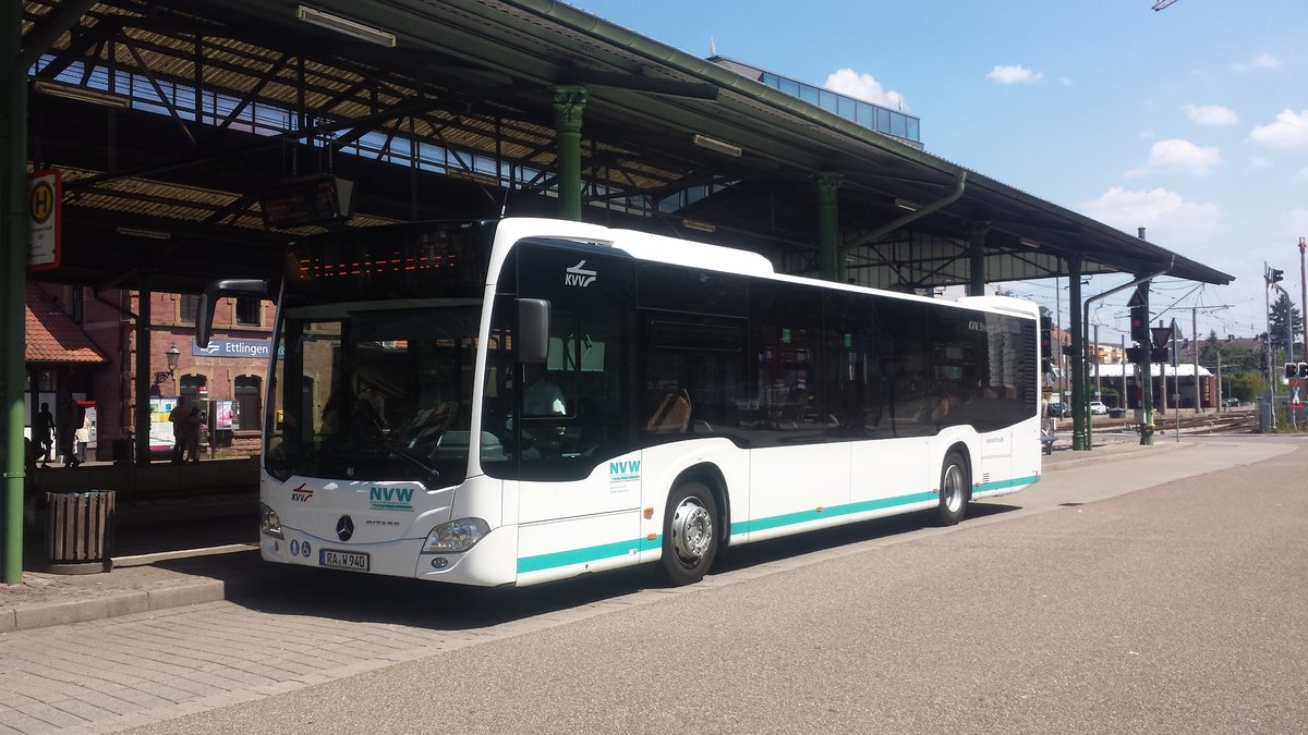 Hier wartet der RA W 940 der NVW auf seinen nächsten Einsatz. Gesichtet am 27.07.2018 am Bahnhof in Ettlingen Stadt. 