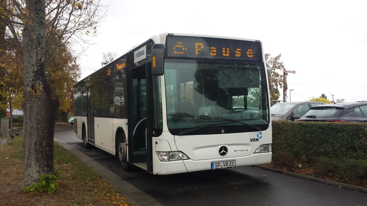 Hier wartet der SP VB 31 von BRH Viabus auf seinen nächsten Einsatz. Gesichtet am 29.10.2018 am Bahnhof in Kandel.