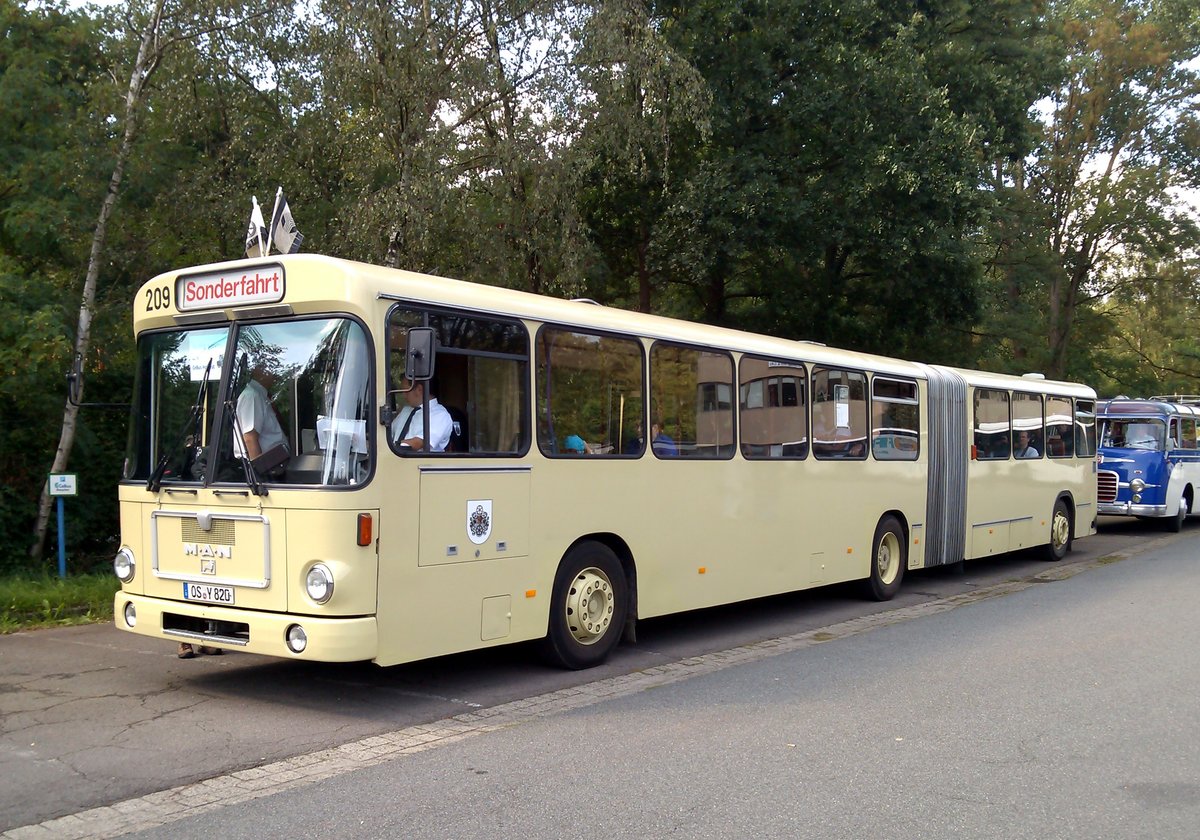 Historischer MAN Bus in Celle anlässlich des Hoffestes der CeBus Celle. Aufnahme vom 29.08.2015