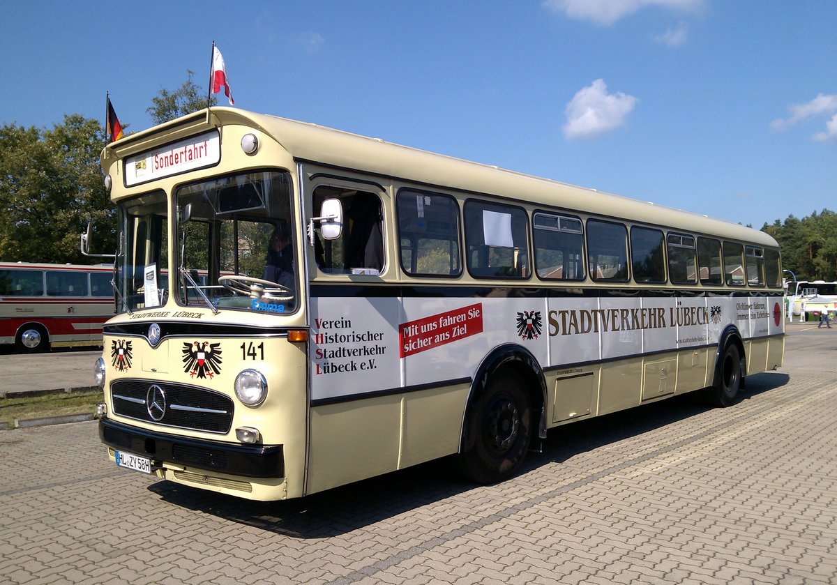 Historischer Mercedes Bus in Celle anlässlich des Hoffestes der CeBus Celle. Aufnahme vom 29.08.2015