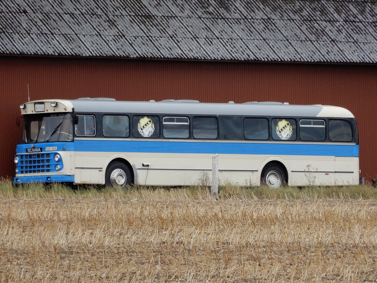 Historischer Scania auf dem Land in Schweden. Sommer 2019