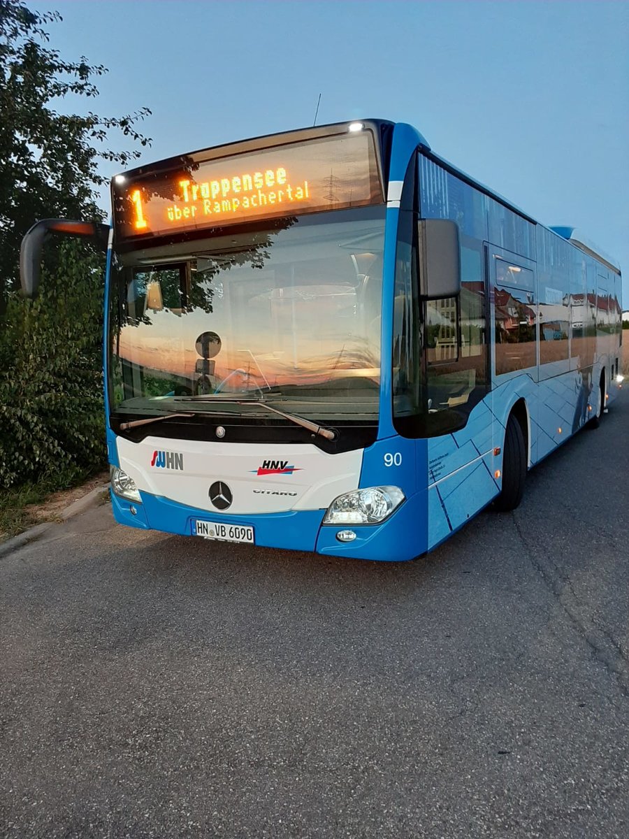 HN-VB-6090/Wagen 90 (Baujahr 2015, Euro 6) der Stadtwerke Heilbronn steht an der Endhaltestelle der Linie 1 (Klingenberg, Schlüsseläcker) und wirbt für die Heilbronner Stimme Zeitung.
Datum: 13.07.2020

Bustyp: C2LE 