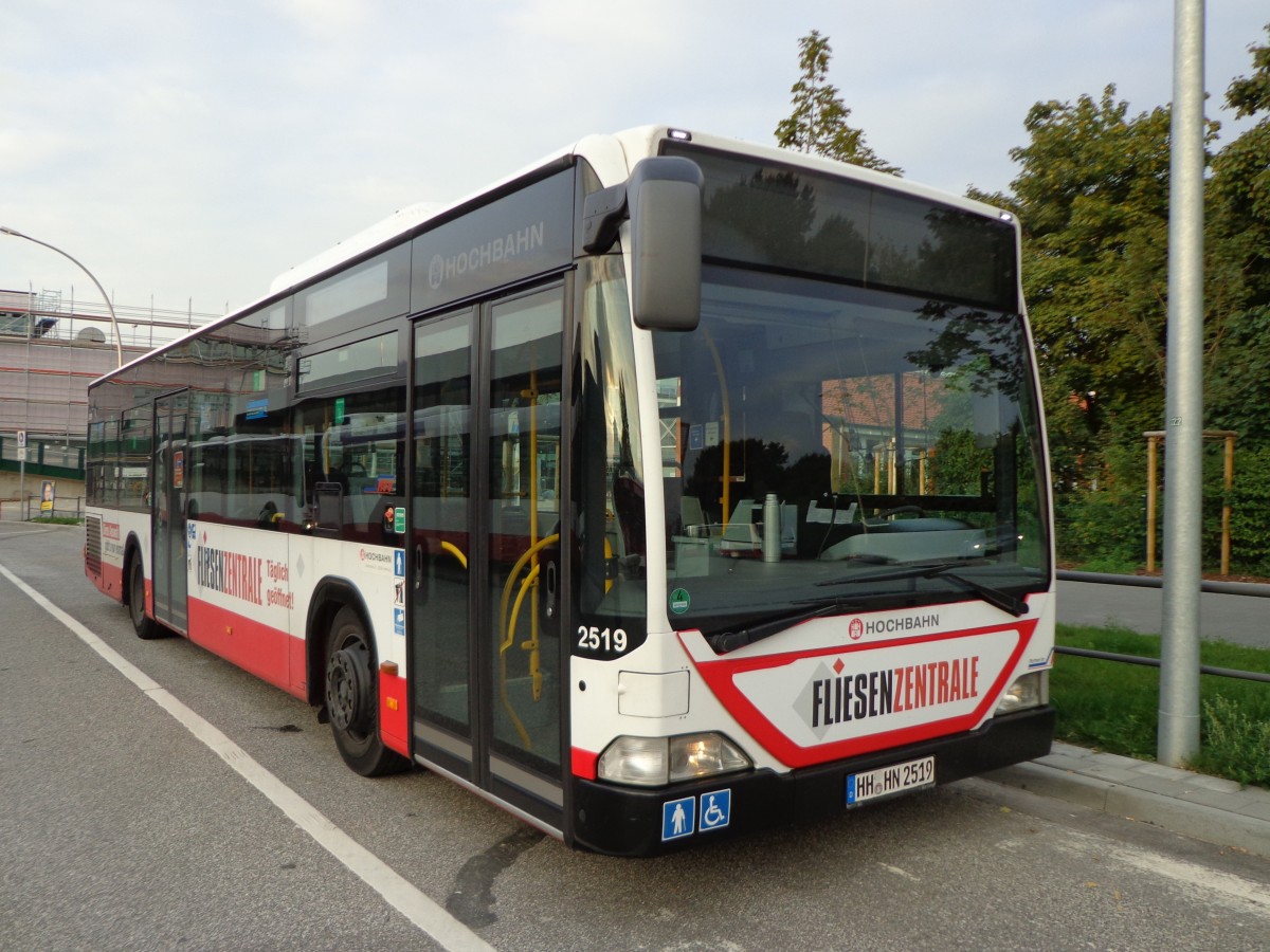 Hochbahn Wagen 2519 (Mercedes O 530 Bj.2005) am 13.09.13 am S-Bahnhof Wilhelmsburg