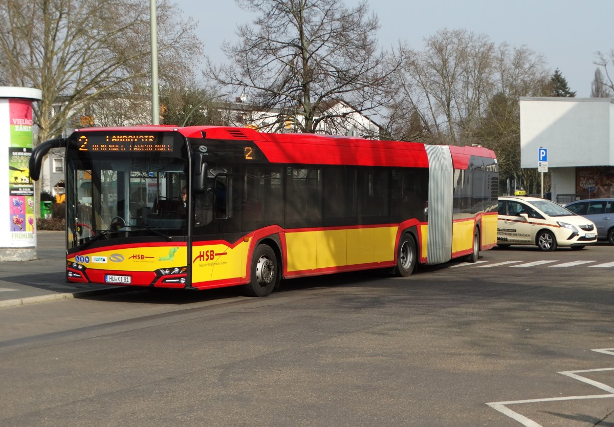 HSB Solaris Urbino 18 Wagen 81 am 10.03.16 in Hanau Hbf auf der Linie 2 