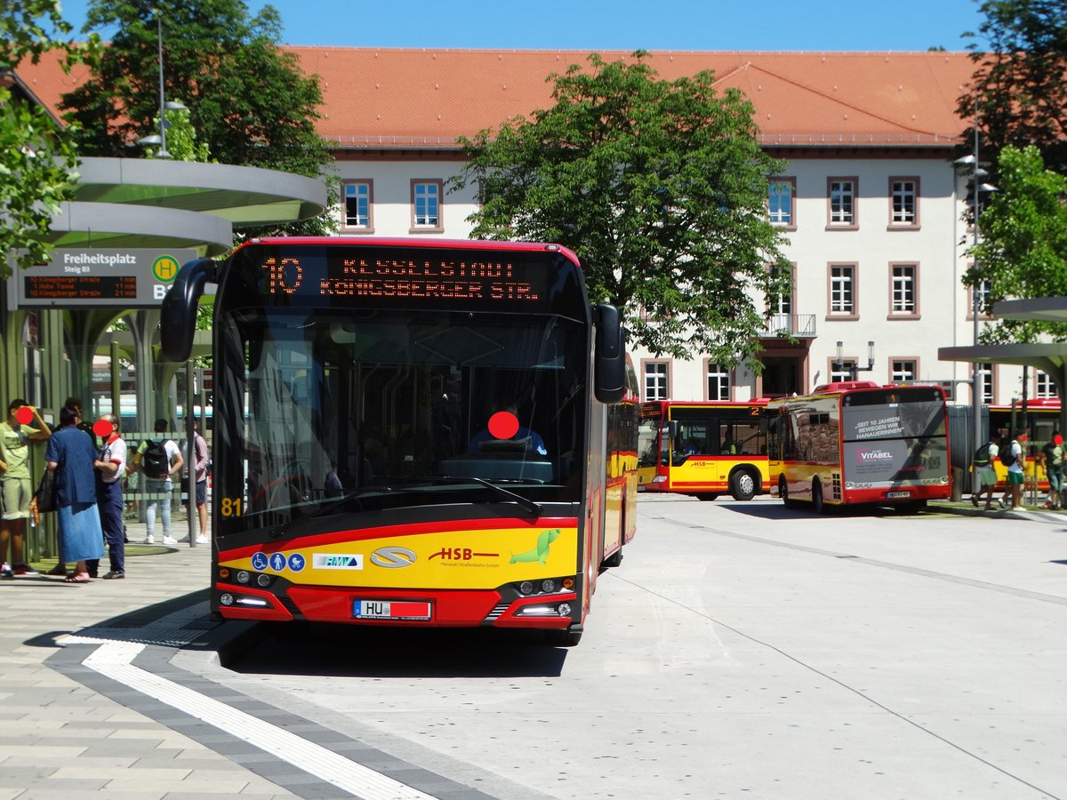 HSB Solaris Urbino 18 Wagen 81 am 23.06.16 in Hanau Freiheitsplatz