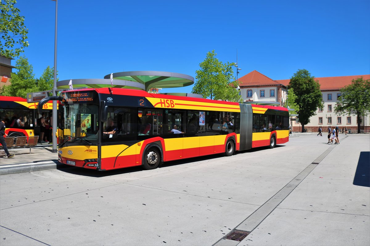 HSB Solaris Urbino 18 Wagen 74 am 28.06.19 in Hanau Freiheitsplatz