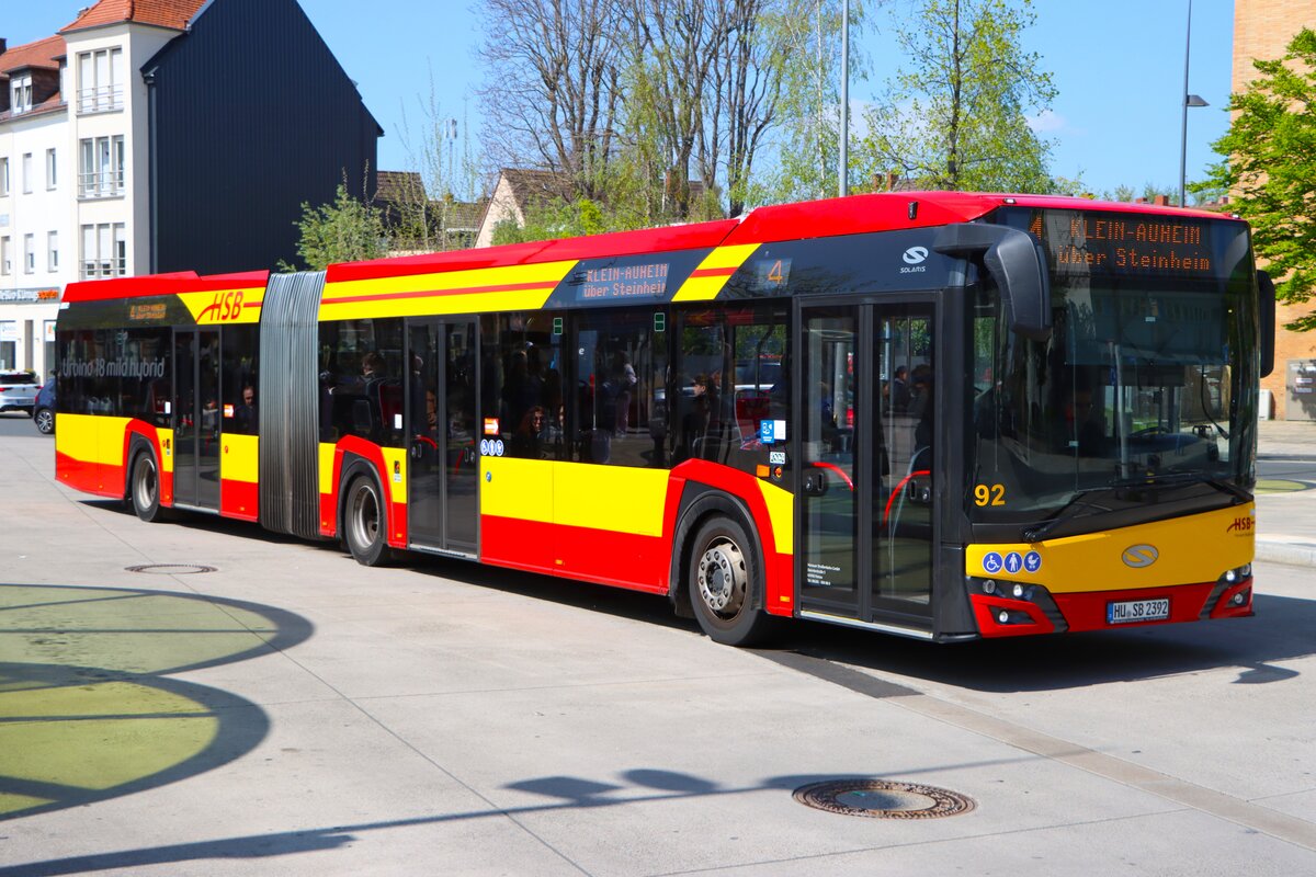 HSB Solaris Urbino 18 Wagen 92 am 14.04.26 in Hanau Freiheitsplatz