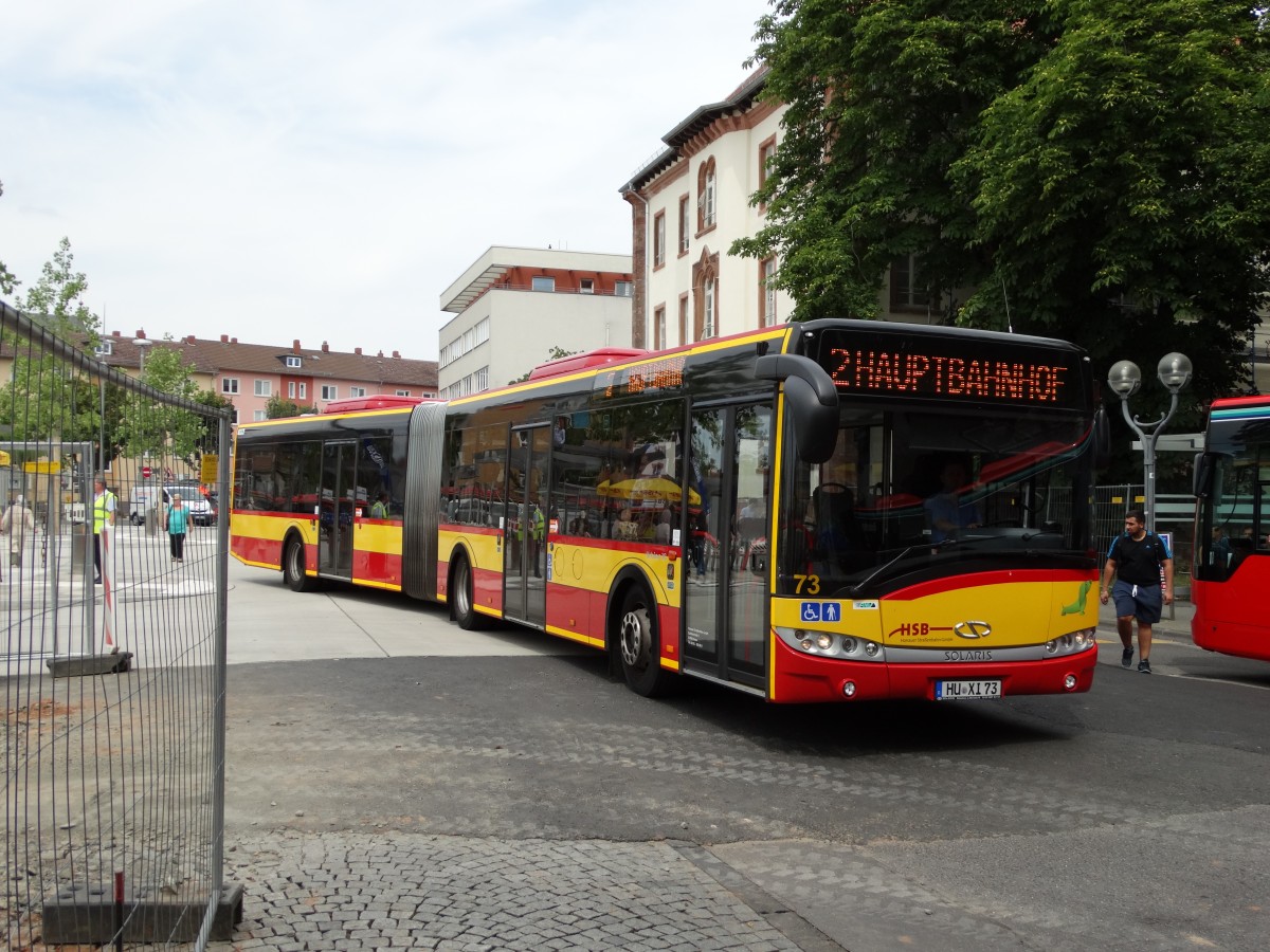 HSB Solaris Urbino am 17.07.14 auf der Linie 2 beim Verlassen des neuen Freiheitsplatz