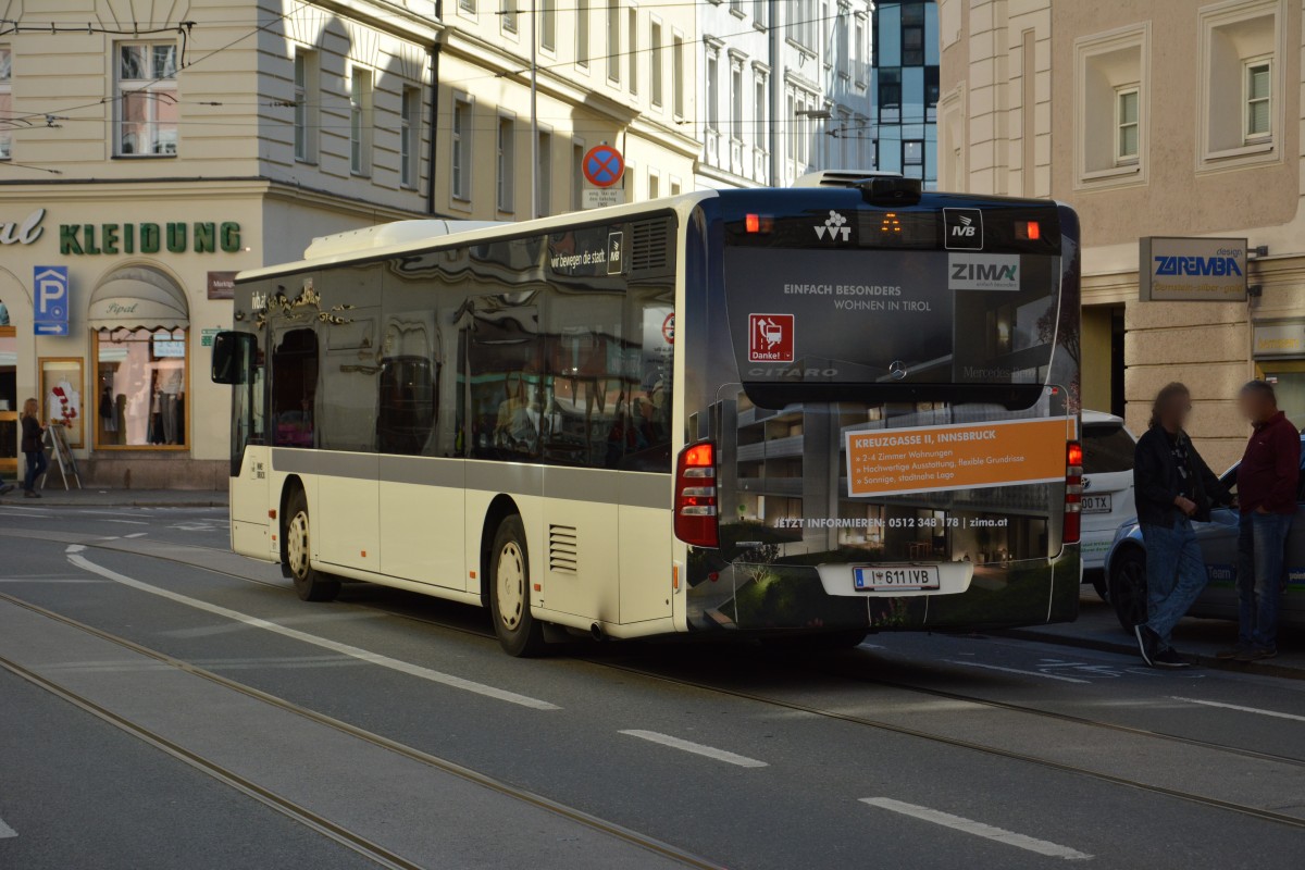 I-611IVB fährt am 12.10.2015 durch Innsbruck. Aufgenommen wurde ein Mercedes Benz Citaro Facelift.
