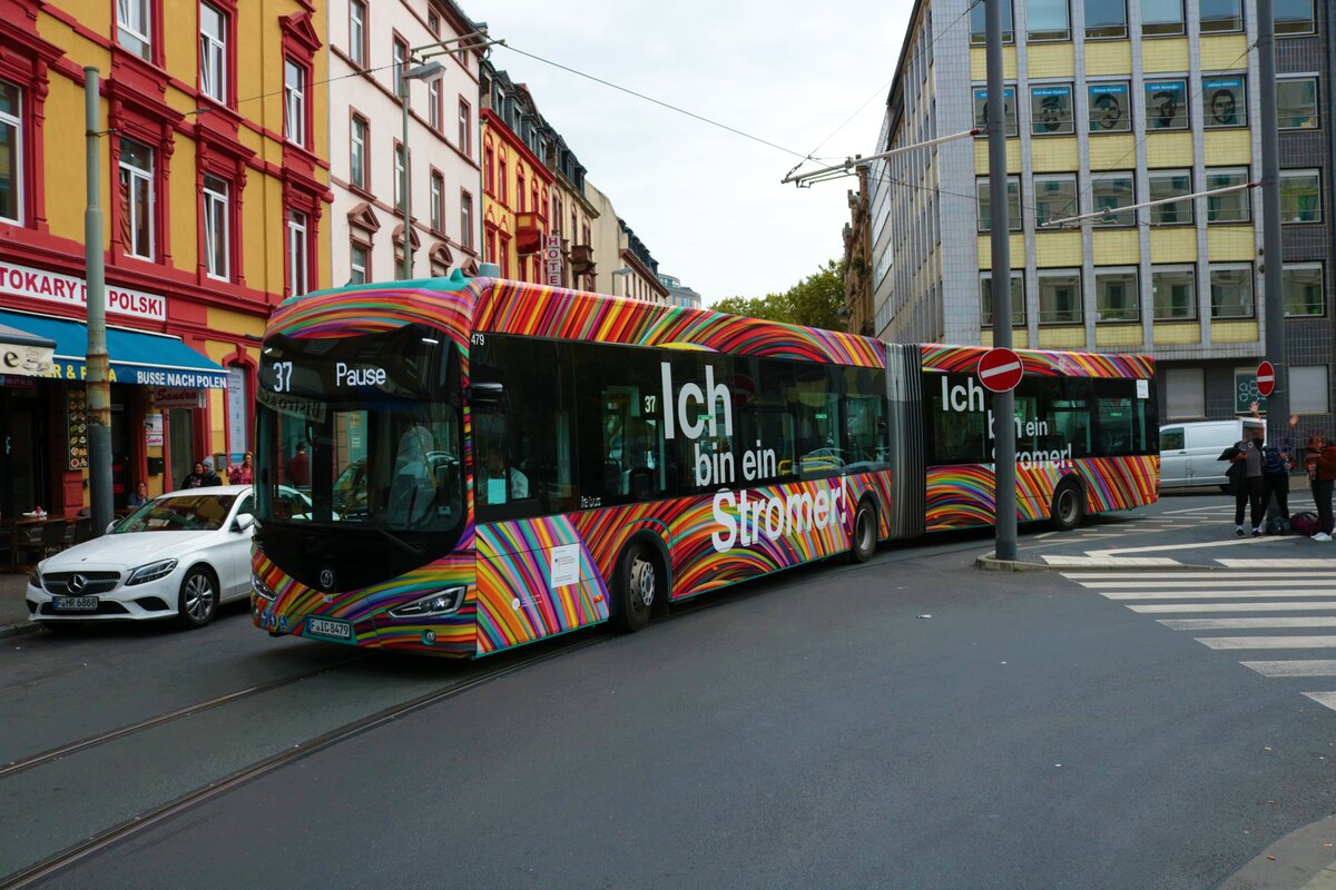 ICB Irizar Elektrogelenkbus Wagen 479 am 24.09.22 in Frankfurt am Main Hbf