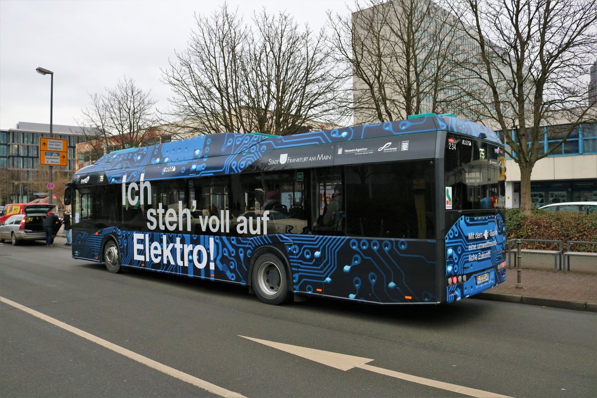 ICB Solaris Urbino 12 Electric Wagen 234 am 08.02.19 auf der Linie 75 in Frankfurt am Main