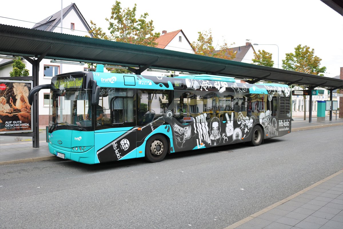 ICB Solaris Urbino 12 Wagen 119 mit Fritz Kola Werbung am 11.08.19 in Frankfurt Enkheim 