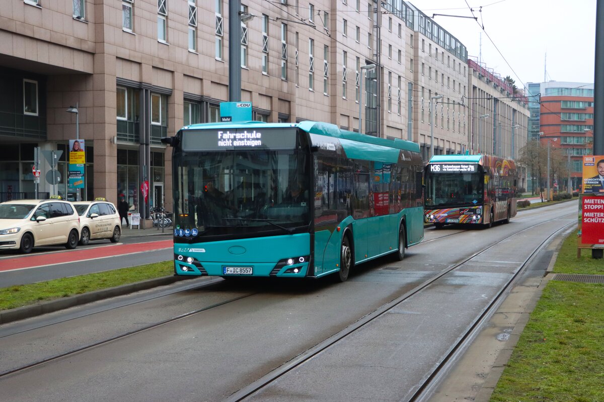 ICB Solaris Urbino 12 Wagen 557 am 07.02.26 min Frankfurt am Main