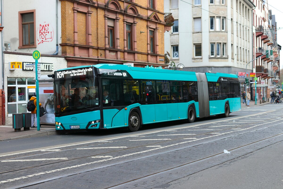 ICB Solaris Urbino 18 Wagen 462 am 29.12.23 in Frankfurt Bornheim Mitte