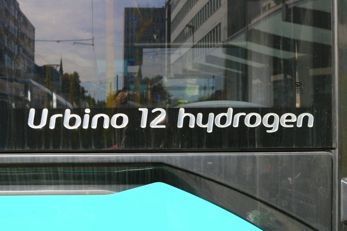 ICB Wasserstoff Solaris Urbino 12 Hydrogen Schriftzug am 06.10.22 in Frankfurt am Main