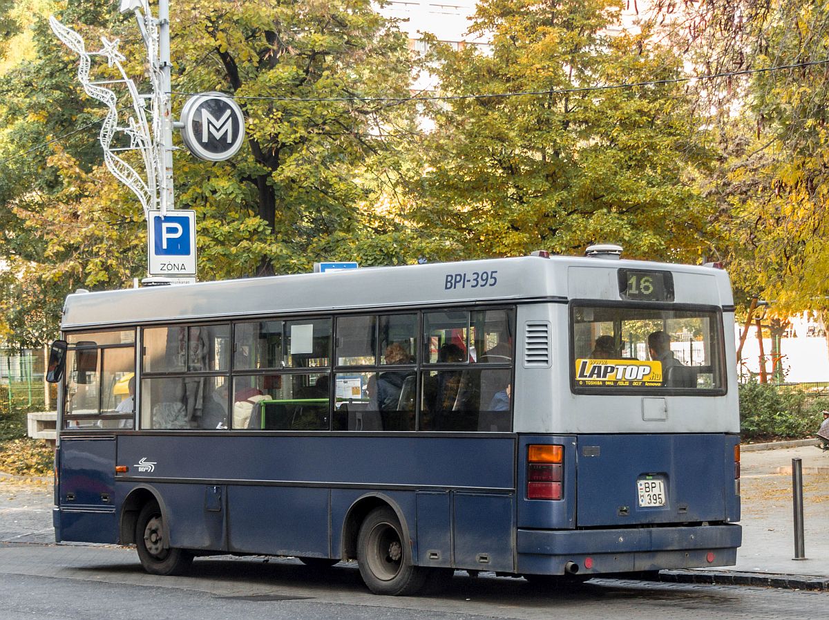 Ikarus 405, gesehen in der Innenstadt von Budapest.