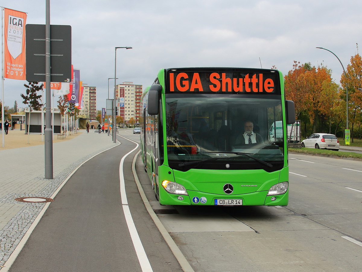 Im Rahmen der IGA 2107 in Berlin gab es einen  regelmäßiger Shuttle direkt zum IGA-Haupteingang, hier ein Shuttle Bus  Mercedes-Benz O 530 (Citaro) aus Cottbus am 13. Oktober 2017.