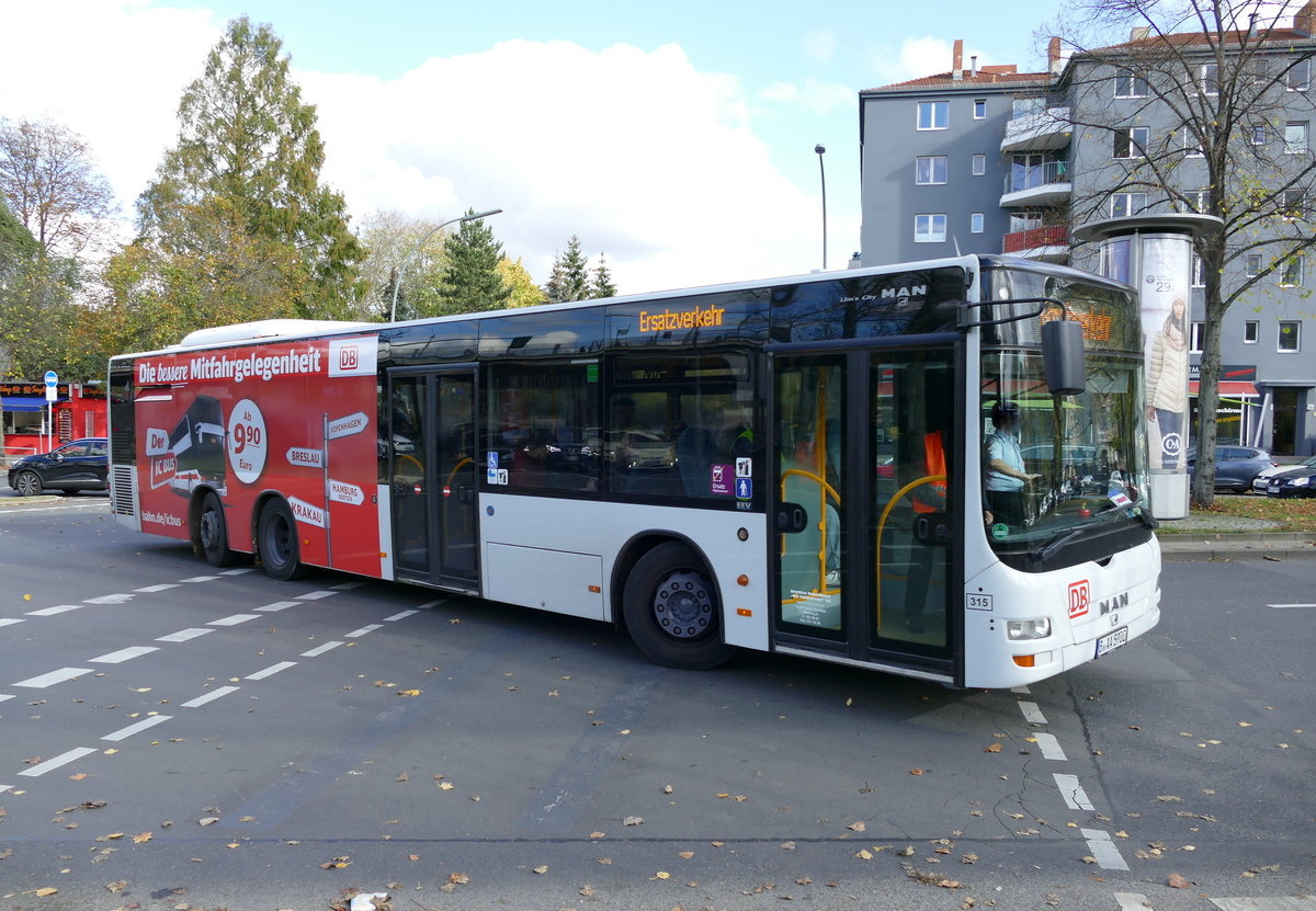 Im SEV Einsatz S41 & S42 der 'DB', ein MAN NL 313 , unterwegs in Berlin -Charlottenburg im Oktober 2017.