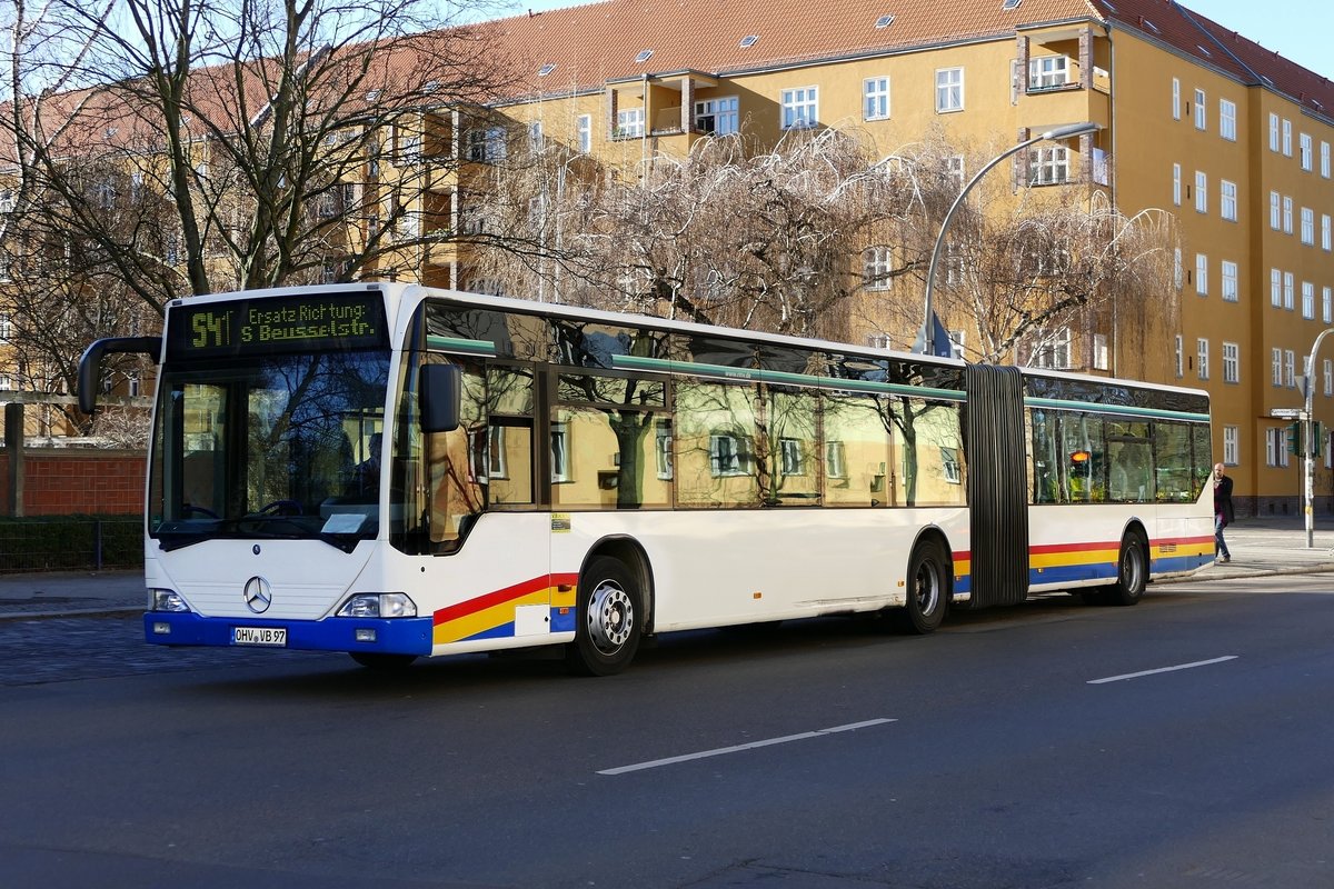 Im SEV der S- Bahn Berlin /S41. Ein MB Citaro I G  [ OHV-VB 97 ], der 'V.B.H.N. /Verkehrs Betriebe Hohen Neuendorf' in Berlin- Charlottenburg im Februar 2019.