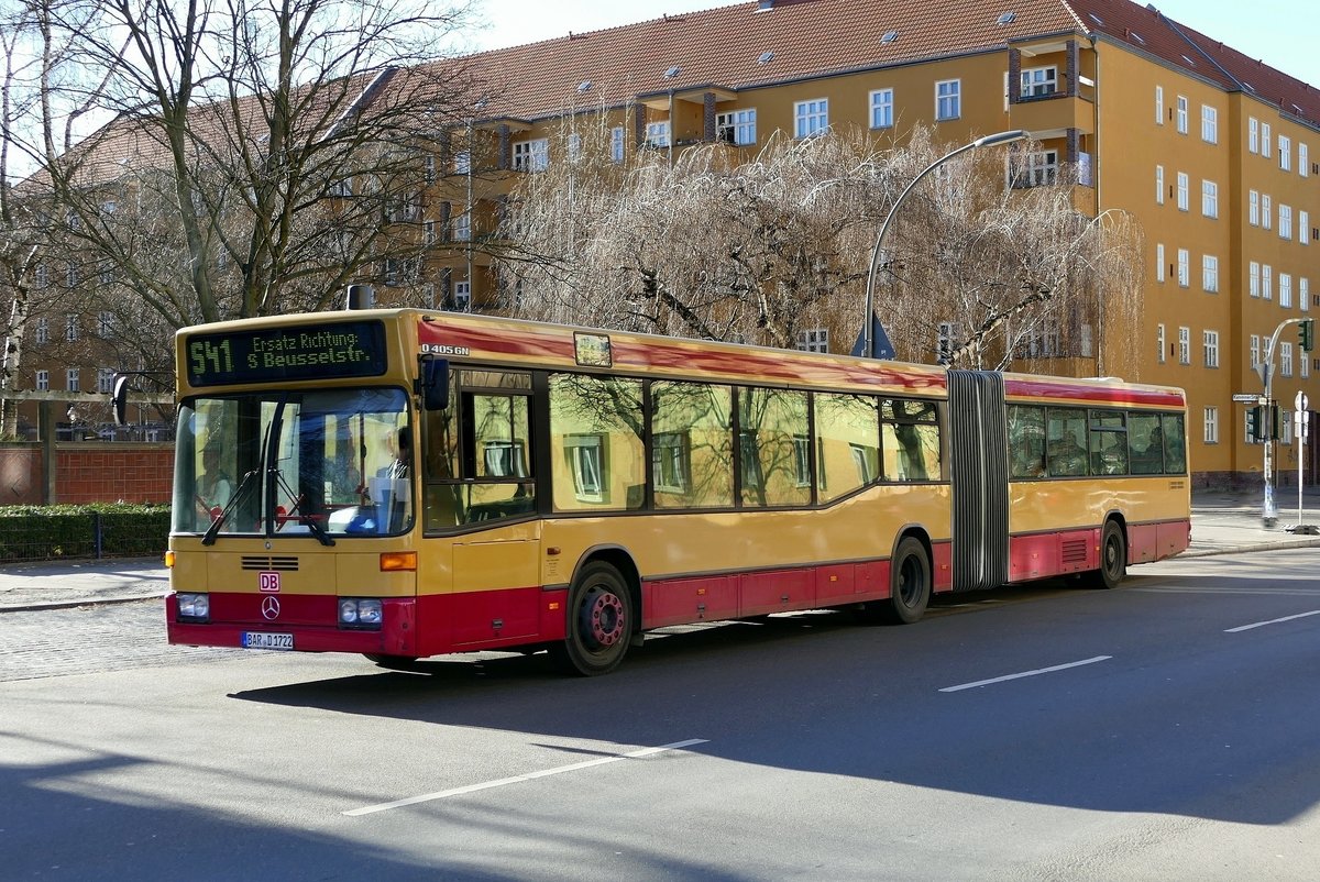 Im SEV der S- Bahn Berlin /S41. Ein Mercedes- Benz MB O 405 G von 'Unity City & EventBus Berlin'. Berlin nahe S-& U-Bahnhof Berlin Jungfernheide im Februar 2019.