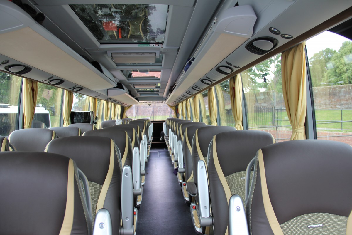 Innen-Ausstattung des Setra 416 HDH  Starcar  (SO 21950) von Schneider Reisen und Transport AG, Langendorf, aufgenommen am 19. August 2013